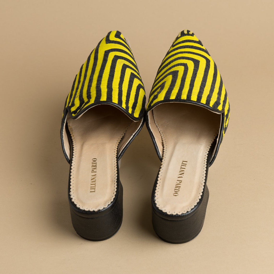 Mola Mule | Black Yellow