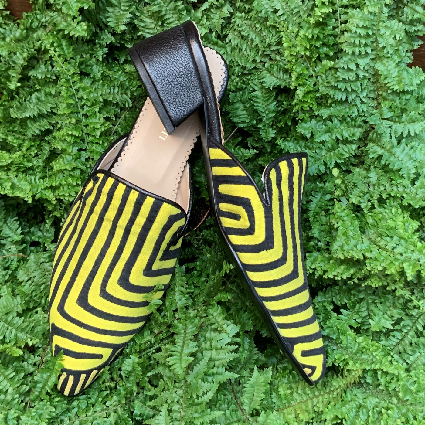 Mola Mule Black Yellow Size 37 Low Heeled