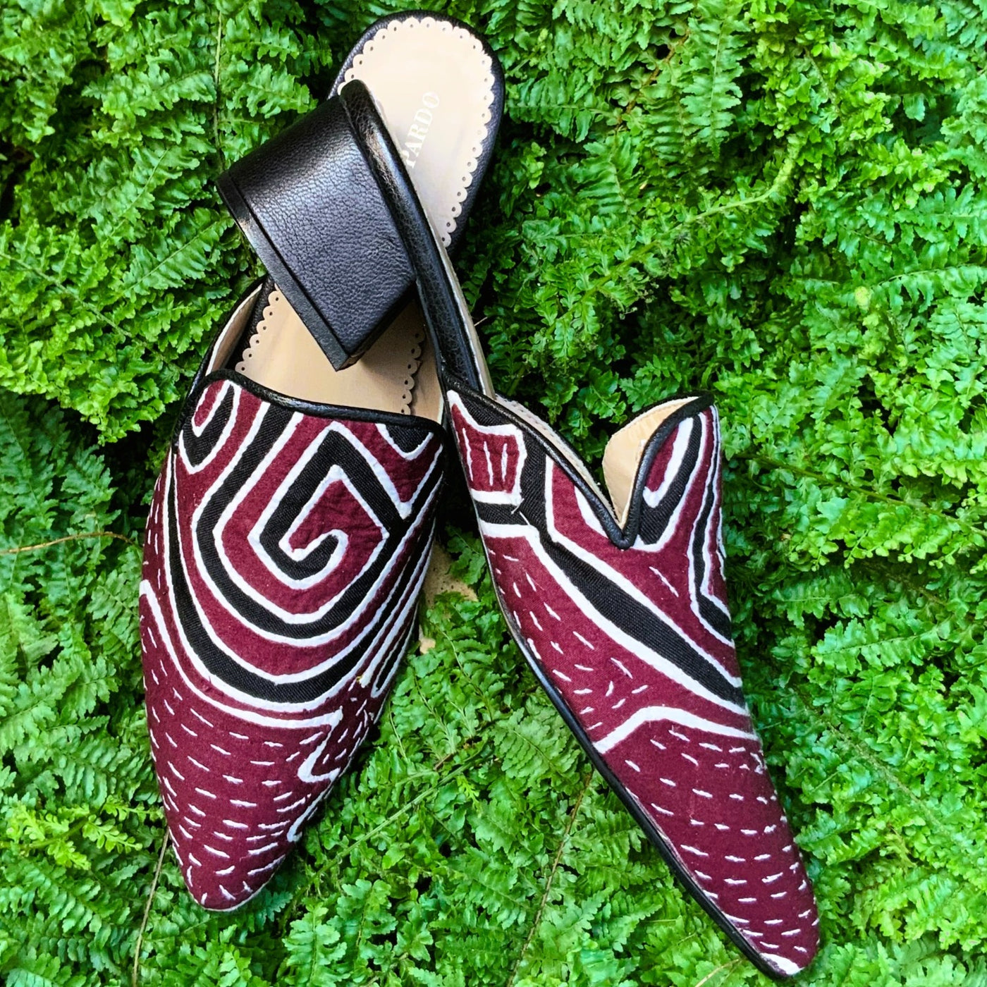 Mola Mule Black Wine Water  Size 38  Low Heeled